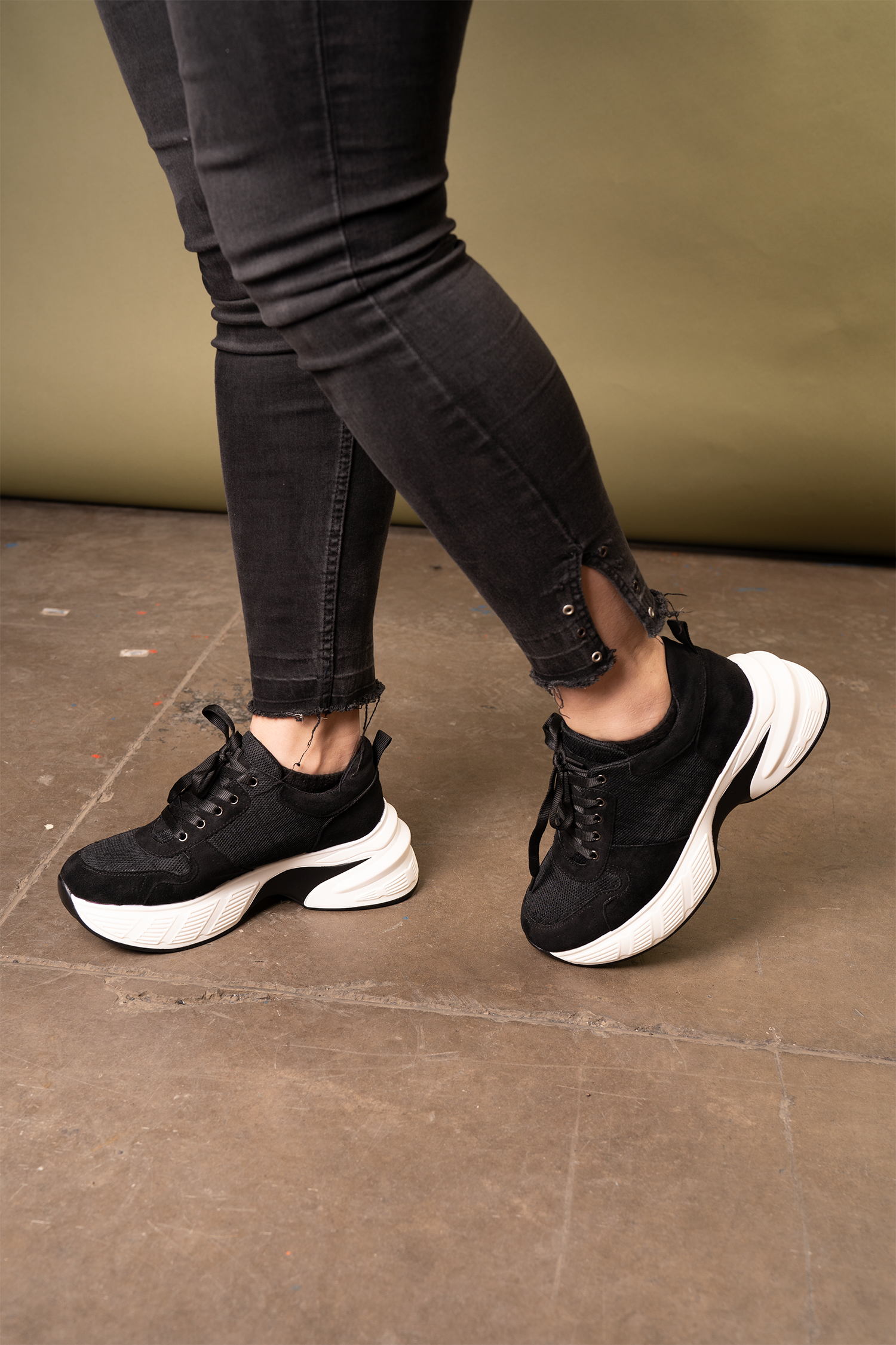 Zapatilla Mujer Negro Nubia Boteli Boteli