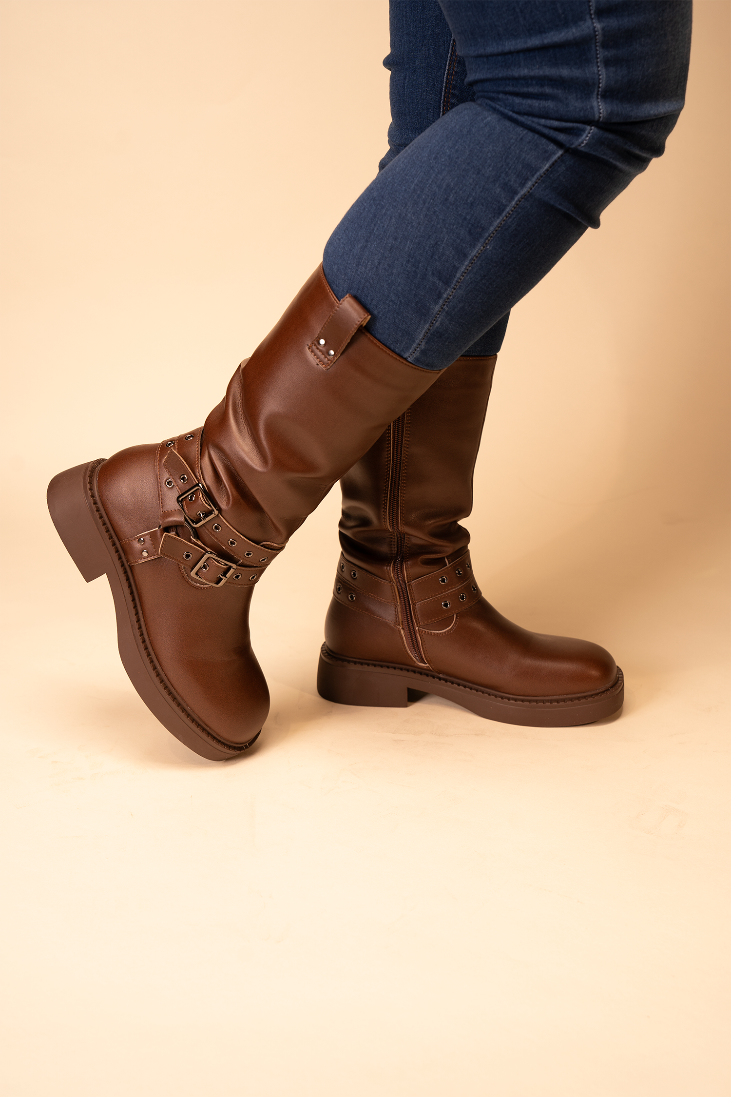 Bota Mujer Café Dharma Chinitown Chinitown