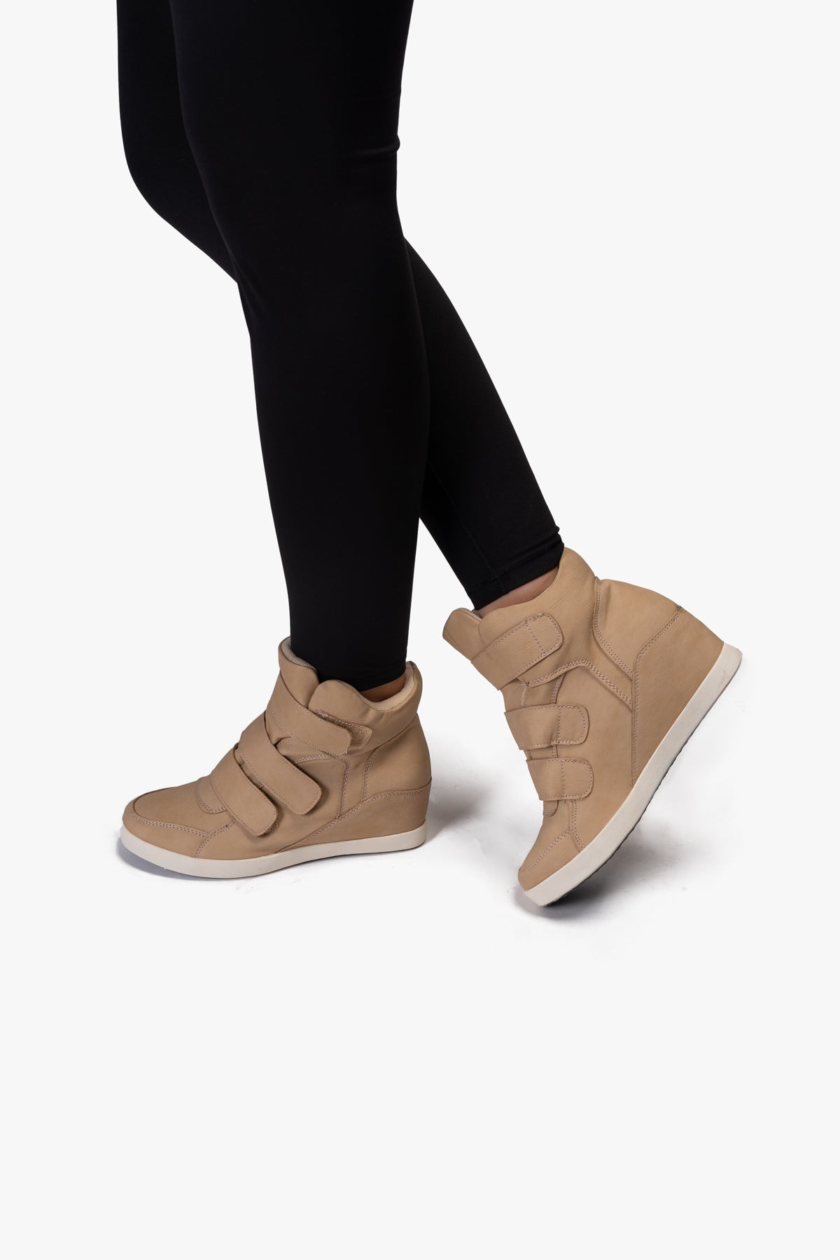 Zapatilla Mujer Beige Arleys Carbin carbin