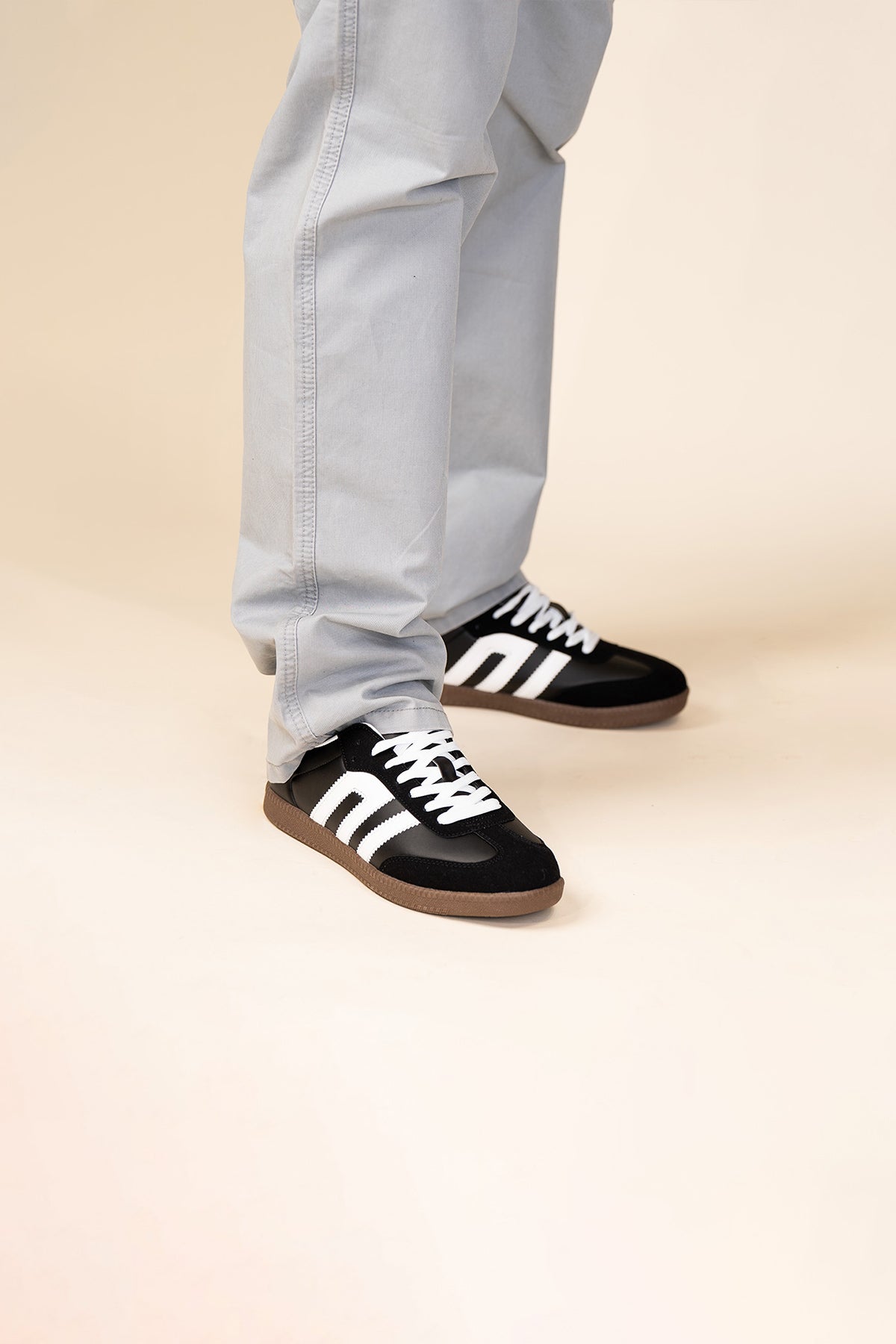 Zapatilla Hombre Negro Konstantin Apóstol Apóstol