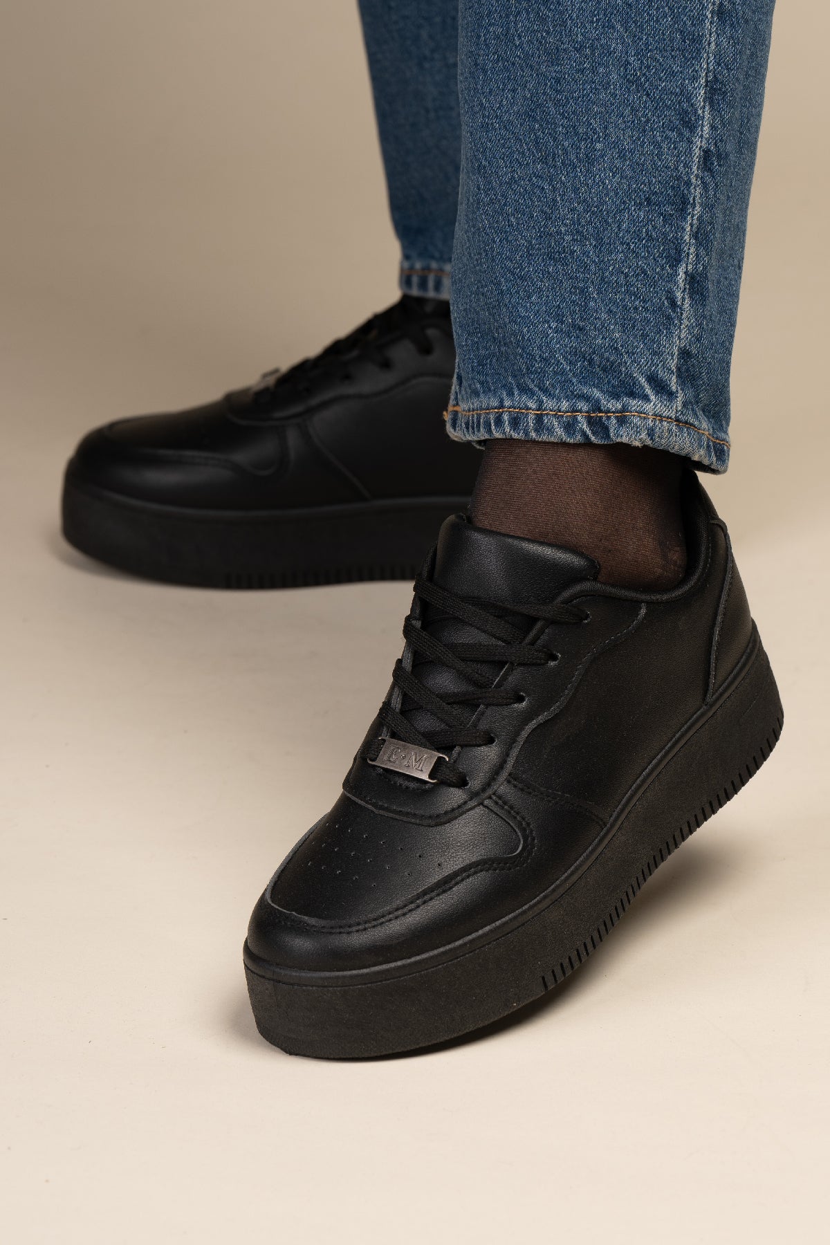 Zapatilla Urbana Mujer Negro Sawyer Chinitown Chinitown