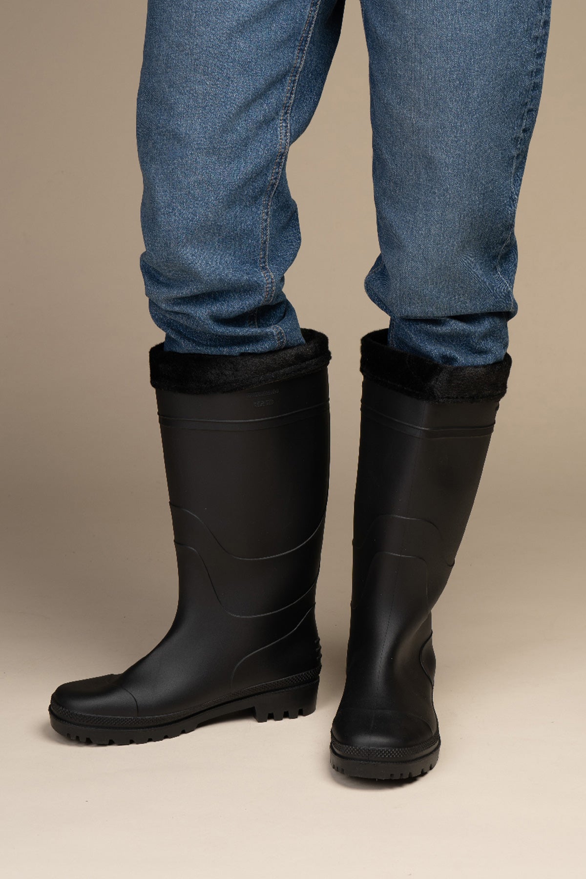 Bota de Agua Hombre Negro Amiro Chinitown Chinitown