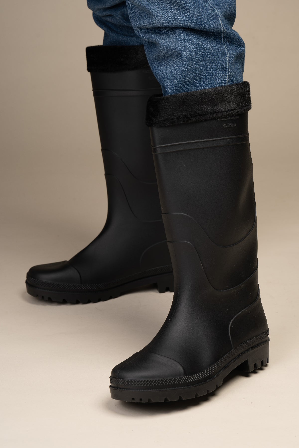Bota de Agua Hombre Negro Amiro Chinitown Chinitown
